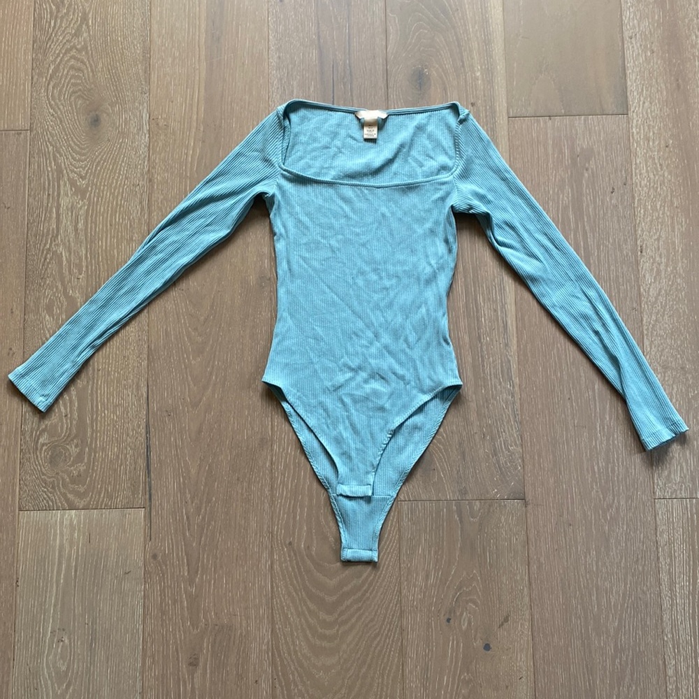 H&M Baby Blue Ribbed Long Sleeve Body Suit